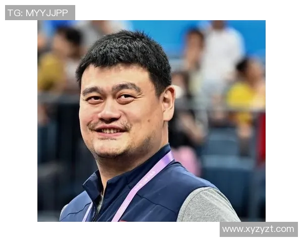 姚明携笑容挑战极限拔河赛展现运动精神与团队合作魅力