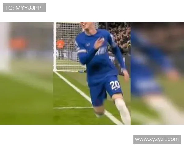 足球明星激情瞬间撕球衣图片集锦展现运动员的热血与魅力